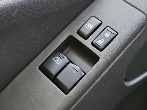 Used 2017 Nissan Frontier SV w/ SV Value Truck Package image 25