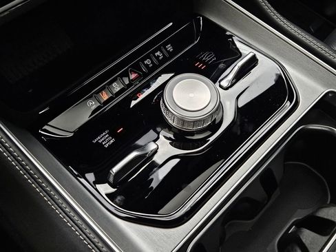 New 2026 Jeep Grand Wagoneer Limited AWD/4WD image 26