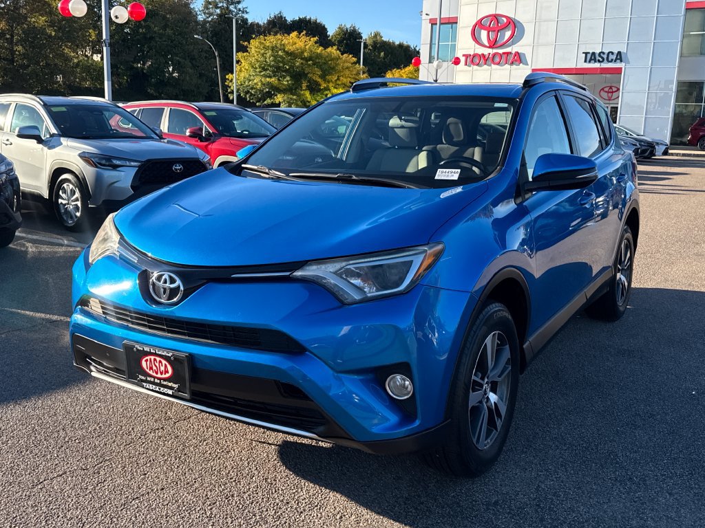 Used 2016 Toyota RAV4 XLE AWD/4WD image 3