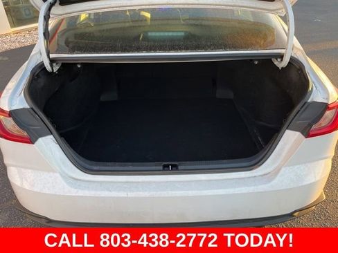 Used 2025 Toyota Camry SE image 31