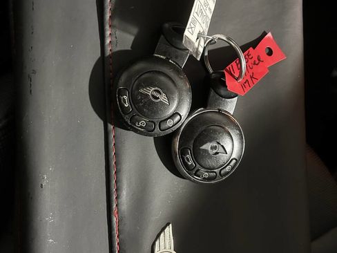 Used 2011 MINI Cooper Hardtop image 40