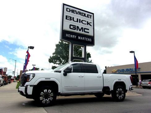 Certified 2024 GMC Sierra 2500 Denali Ultimate AWD/4WD image 1