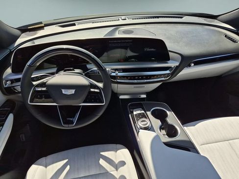 New 2026 Cadillac Lyriq Luxury AWD/4WD image 19