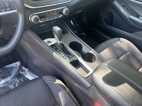 Used 2025 Nissan Altima 2.5 SV FWD image 42