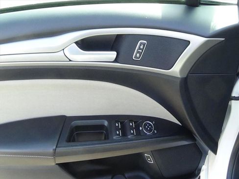 Used 2018 Ford Fusion S image 17