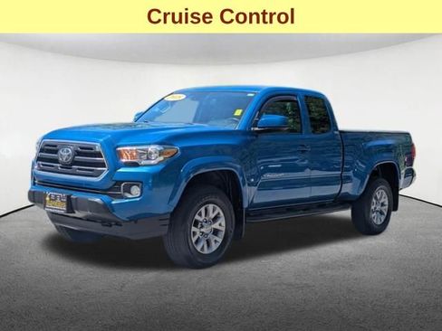 Used 2018 Toyota Tacoma SR5 AWD/4WD image 10