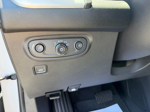 Used 2022 GMC Terrain SLT w/ LPO, Floor Liner Package AWD/4WD image 17