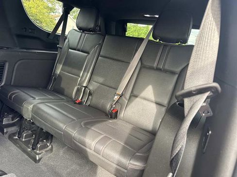 Used 2021 Chevrolet Suburban RST w/ Luxury Package image 12