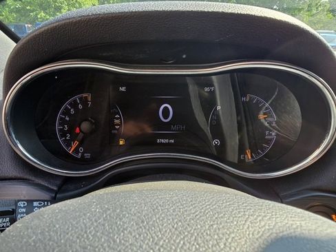 Used 2021 Jeep Grand Cherokee Limited image 28