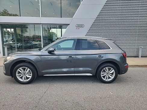Used 2023 Audi Q5 2.0T Premium w/ Convenience Package AWD/4WD image 3