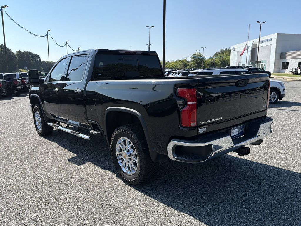 Used 2024 Chevrolet Silverado 2500 LTZ w/ LTZ Convenience Package AWD/4WD image 5