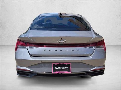 Used 2023 Hyundai Elantra Limited FWD image 6