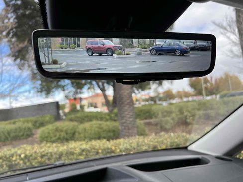 Used 2022 Mercedes-Benz Metris image 3