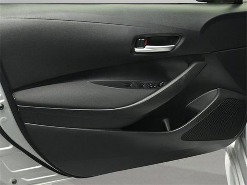 Used 2020 Toyota Corolla LE image 8