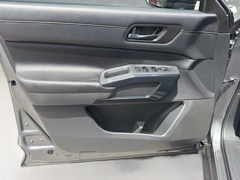Used 2023 Nissan Pathfinder S FWD image 21