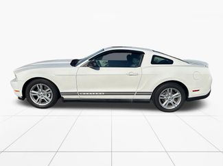 Used 2010 Ford Mustang Premium RWD video 4