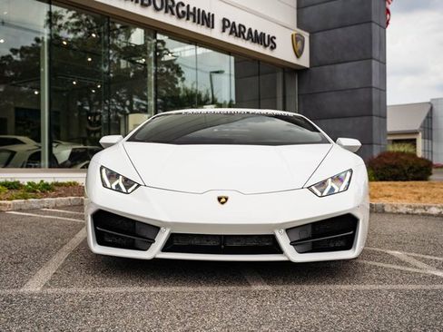 Used 2018 Lamborghini Huracan LP 580-2 image 4
