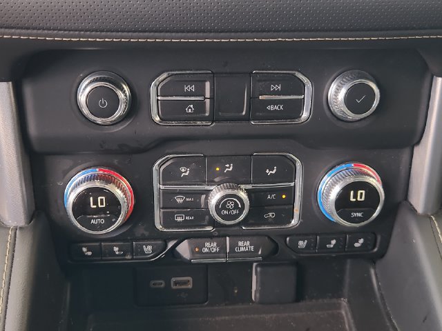 Used 2023 GMC Yukon XL SLT AWD/4WD image 17