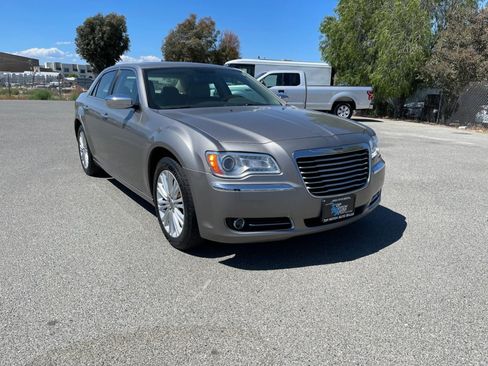 Used 2014 Chrysler 300 C AWD/4WD image 3