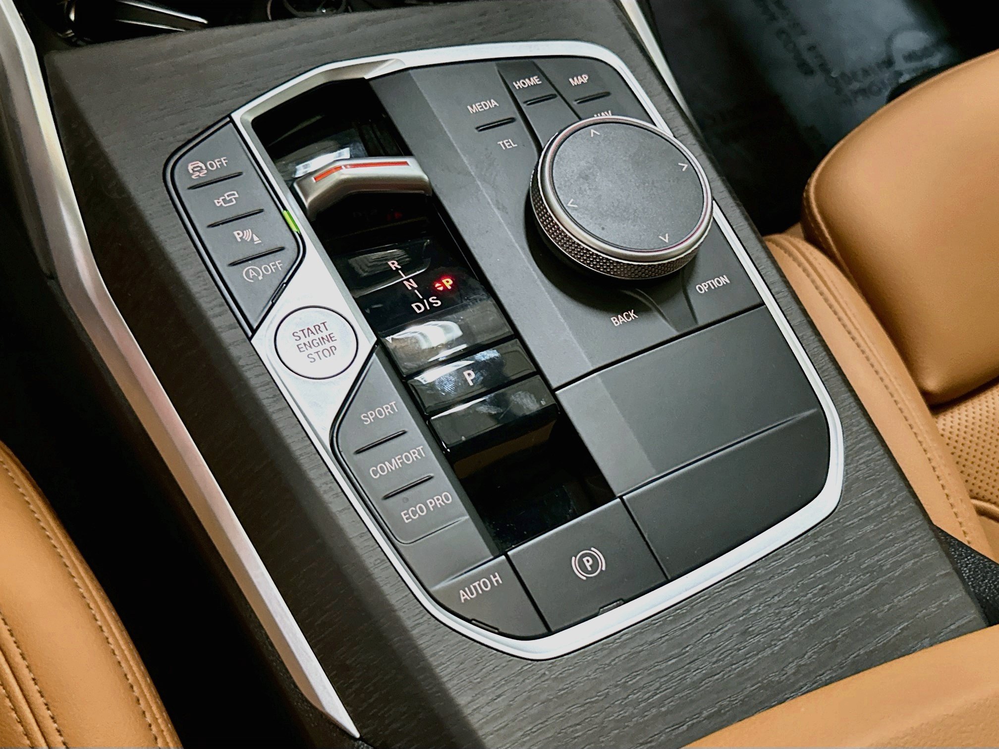 Certified 2025 BMW 330i Sedan w/ Premium Package RWD image 16