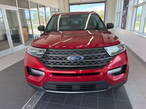 Certified 2021 Ford Explorer XLT w/ Equipment Group 202A AWD/4WD image 2