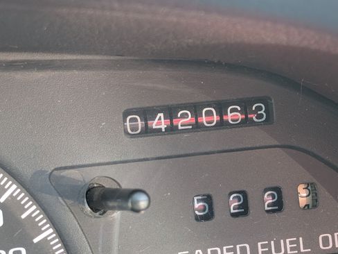 Used 1994 Chevrolet Camaro Z28 RWD image 10