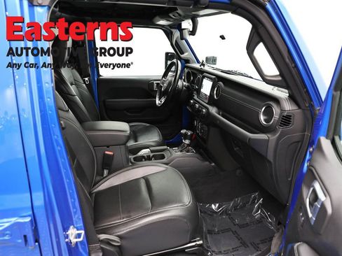 Used 2021 Jeep Gladiator Overland AWD/4WD image 19
