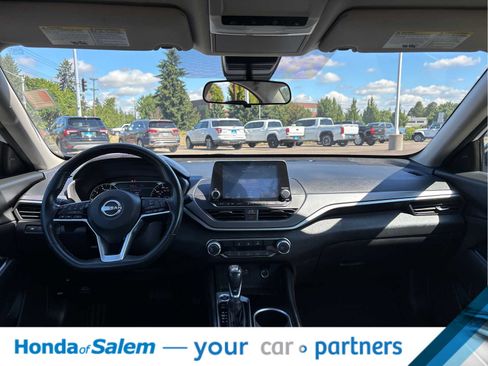 Used 2024 Nissan Altima 2.5 SR FWD image 10