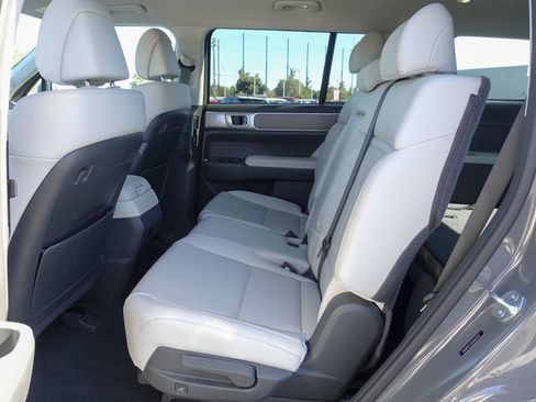 Used 2025 Hyundai Santa Fe SEL FWD image 12