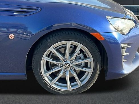 Used 2017 Toyota 86 image 6