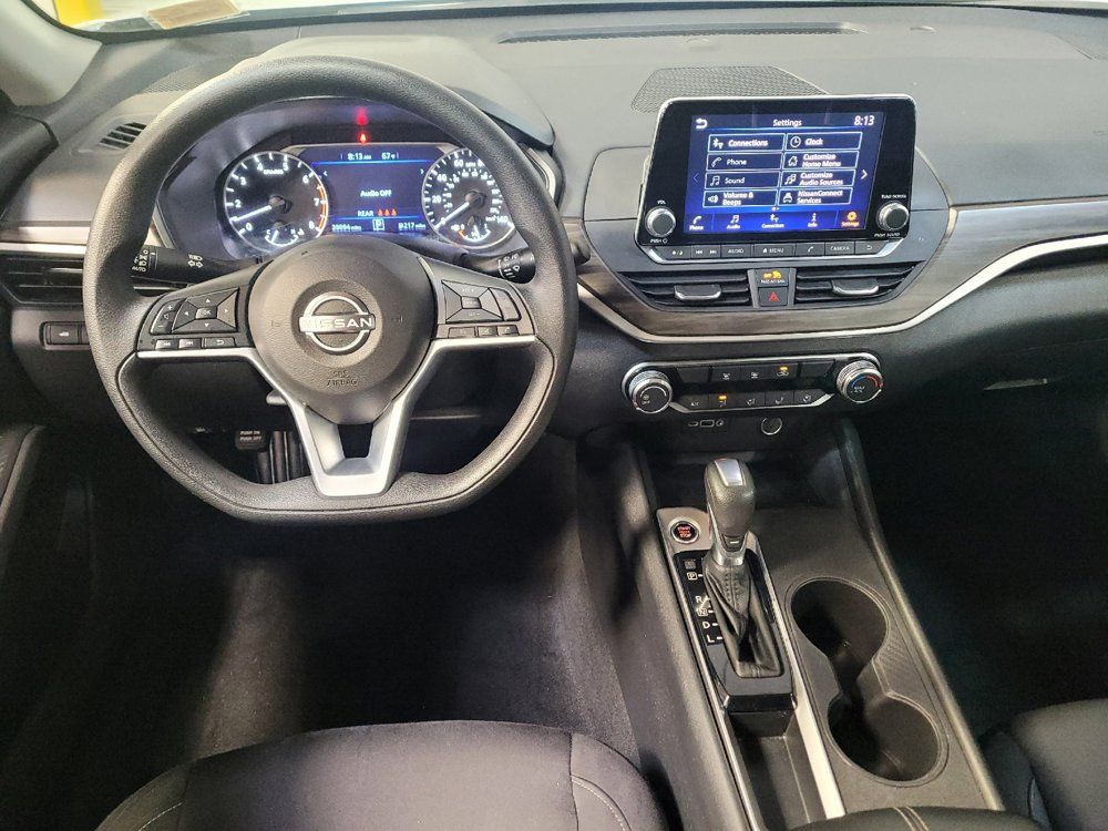 Used 2025 Nissan Altima 2.5 SV FWD image 22