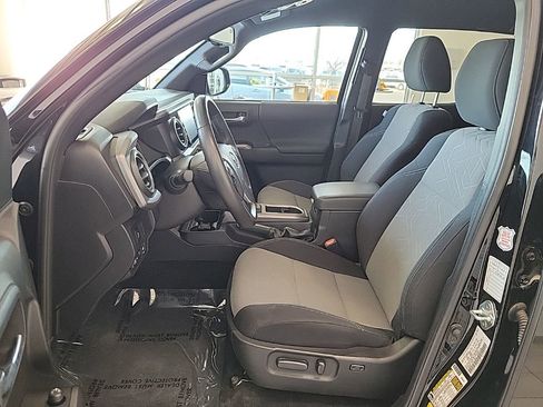 Used 2023 Toyota Tacoma TRD Off-Road w/ Technology Package AWD/4WD image 8