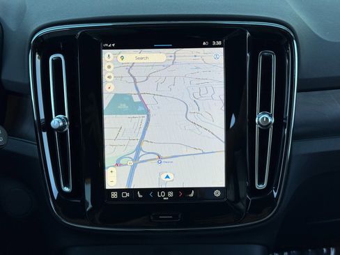 Used 2023 Volvo XC40 Recharge Plus w/ Protection Package Premier image 24