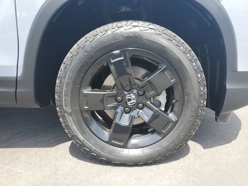 Certified 2024 Honda Ridgeline Black Edition image 6
