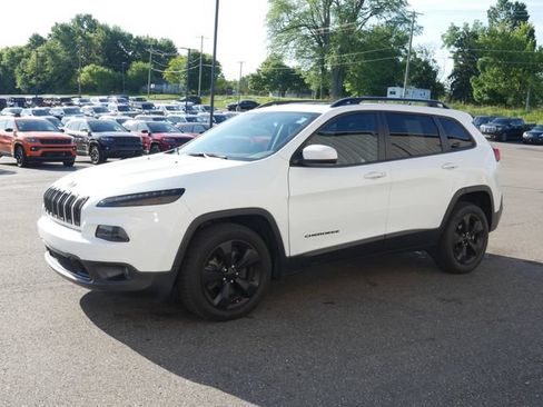 Used 2016 Jeep Cherokee High Altitude FWD image 2