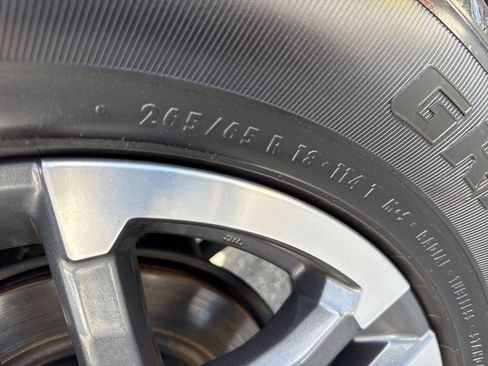 Used 2024 Toyota Tacoma TRD Sport w/ TRD Sport Upgrade Package image 33