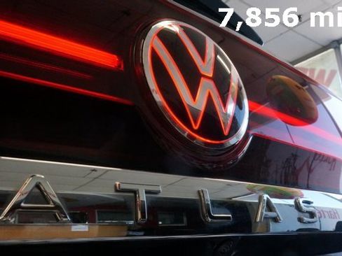 Used 2025 Volkswagen Atlas SEL image 44