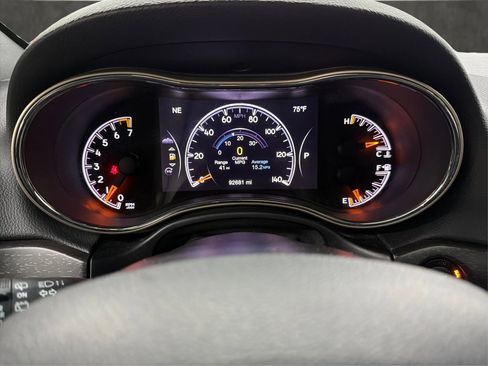 Used 2016 Jeep Grand Cherokee Limited w/ Luxury Group II image 38