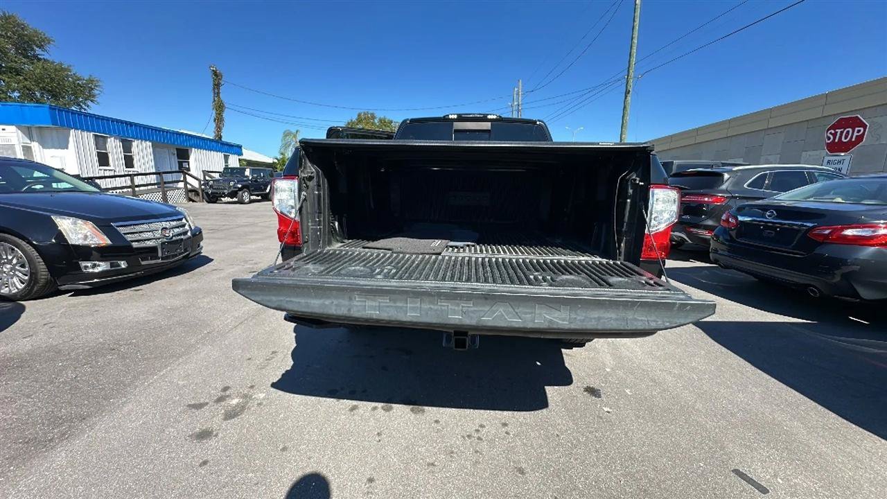 Used 2019 Nissan Titan SV w/ SV Convenience Package RWD image 31