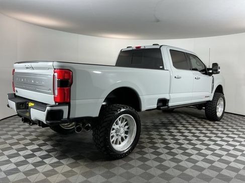 Used 2025 Ford F350 Platinum w/ Platinum Plus Package AWD/4WD image 4