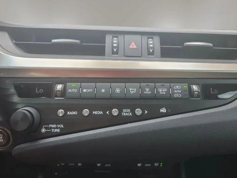 Used 2019 Lexus ES 350 w/ Premium Package FWD image 32