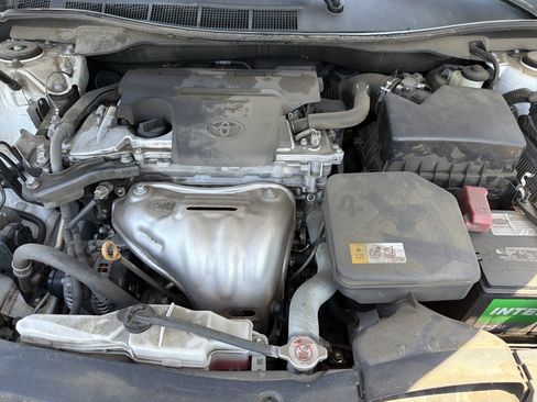 Used 2017 Toyota Camry SE w/ Moonroof Package FWD image 36