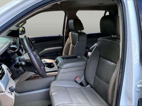 Used 2017 GMC Yukon SLT RWD image 8