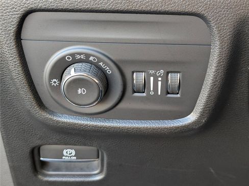 Used 2022 Jeep Grand Cherokee L Limited image 24