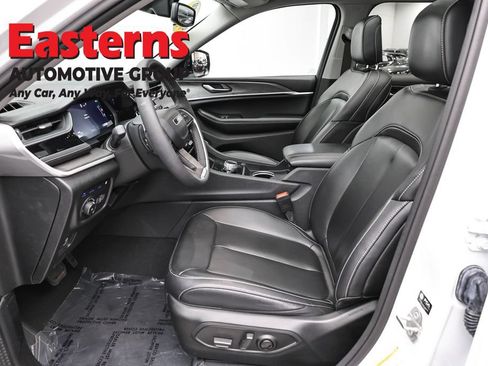 Used 2023 Jeep Grand Cherokee 4WD 4xe image 14