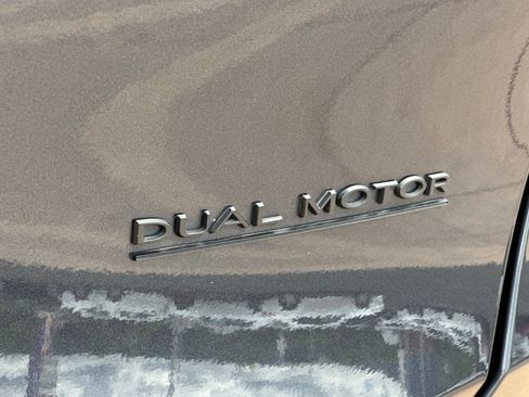 Used 2024 Tesla Model Y Long Range image 32