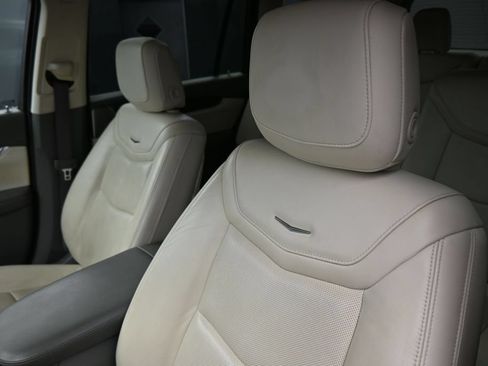 Used 2020 Cadillac XT6 Premium Luxury FWD image 12