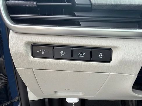 Used 2023 Kia Telluride EX w/ EX Captain's Chair Package AWD/4WD image 8