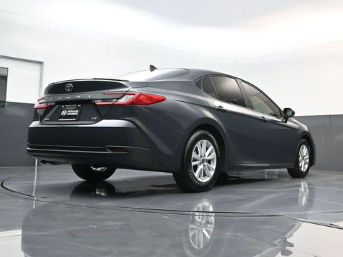 Used 2025 Toyota Camry LE image 22
