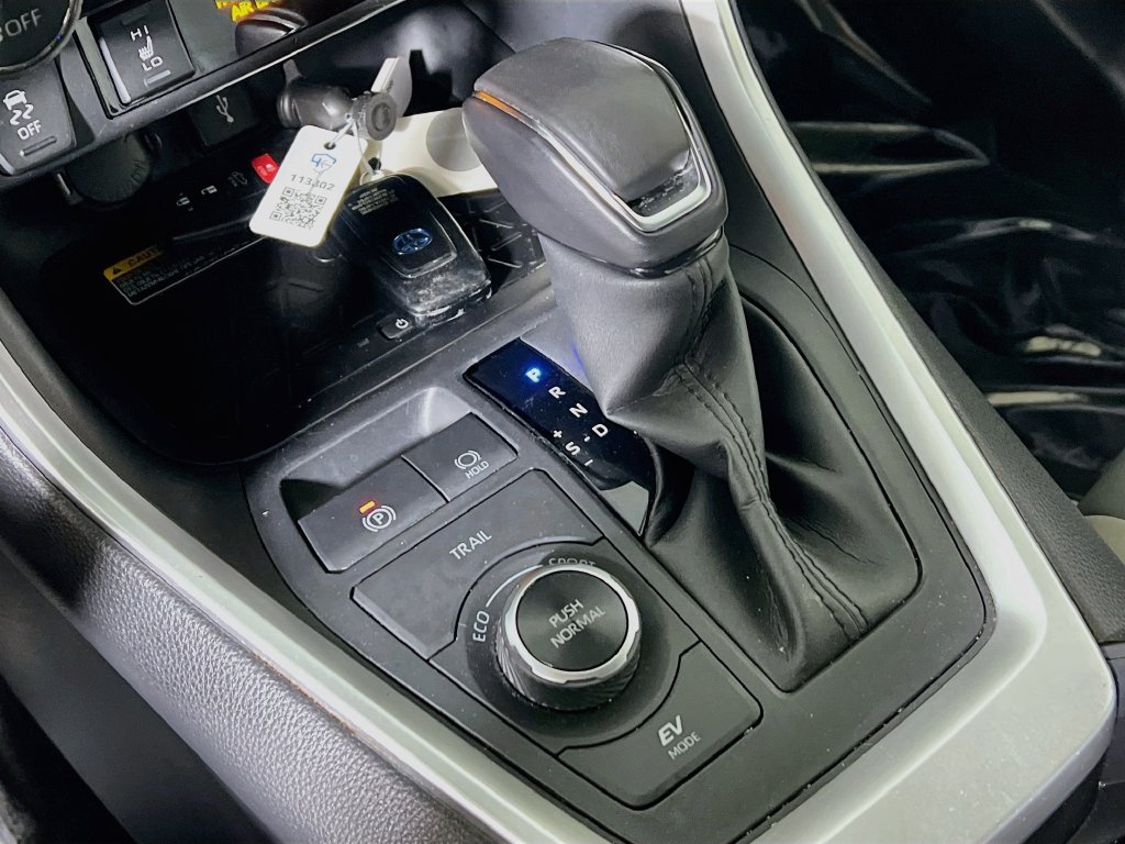 Certified 2021 Toyota RAV4 XLE Premium AWD/4WD image 15